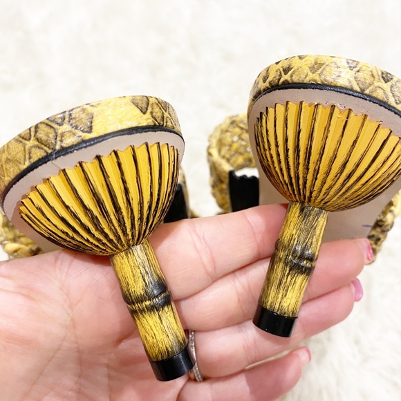 Cult Gaia Kal Sandal in Canary Color - Picture 8 of 10